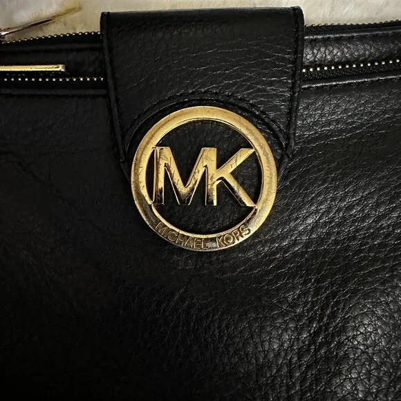 Michael Kors Fulton Large Black Pebbled Leather Crossbody Bag - Picture 5 of 15